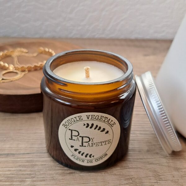 Bougie florale et poudré