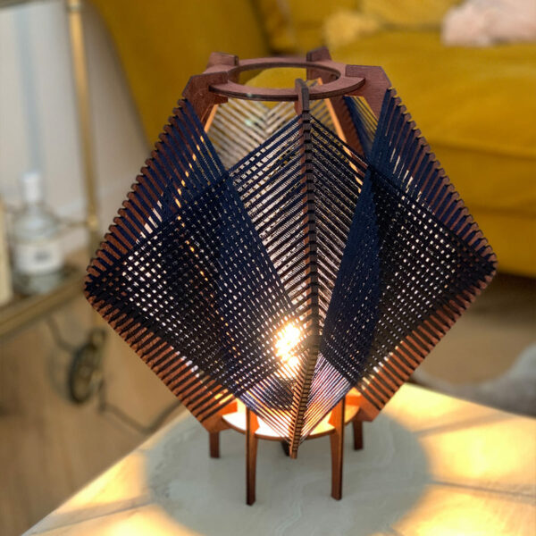 Lampe vintage avec forme graphique